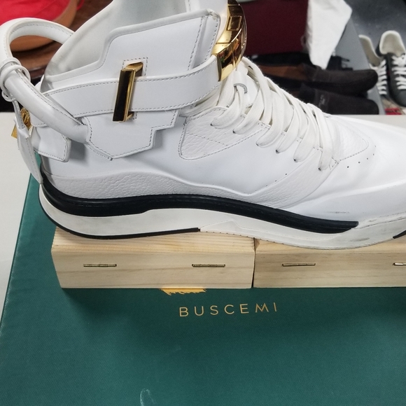 Buscemi B-Court - Picture 2 of 8